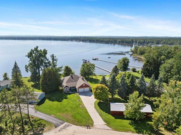 9485 Ingleside Road, Levering, MI 49755