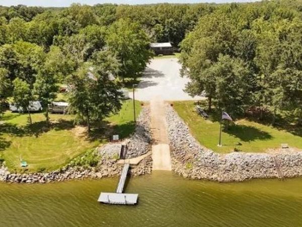 954 Stokes Ln , Bath Springs, TN 38311