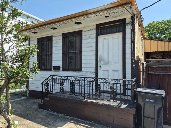 819 9TH Street, New Orleans, LA 70115