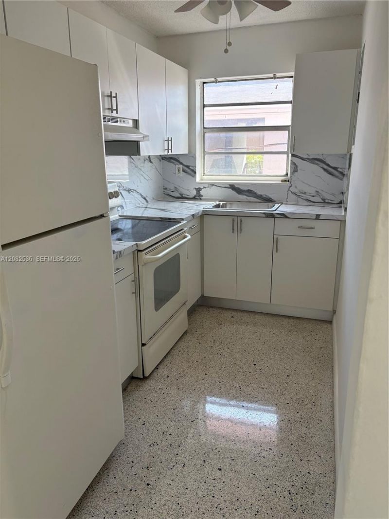 1125 SE 9th Ave , Unit 4, Hialeah, FL 33010 Photo