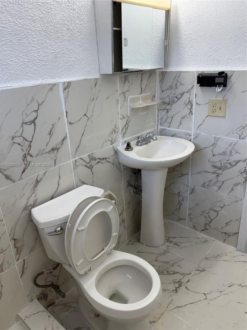 1125 SE 9th Ave , Unit 4, Hialeah, FL 33010 Photo