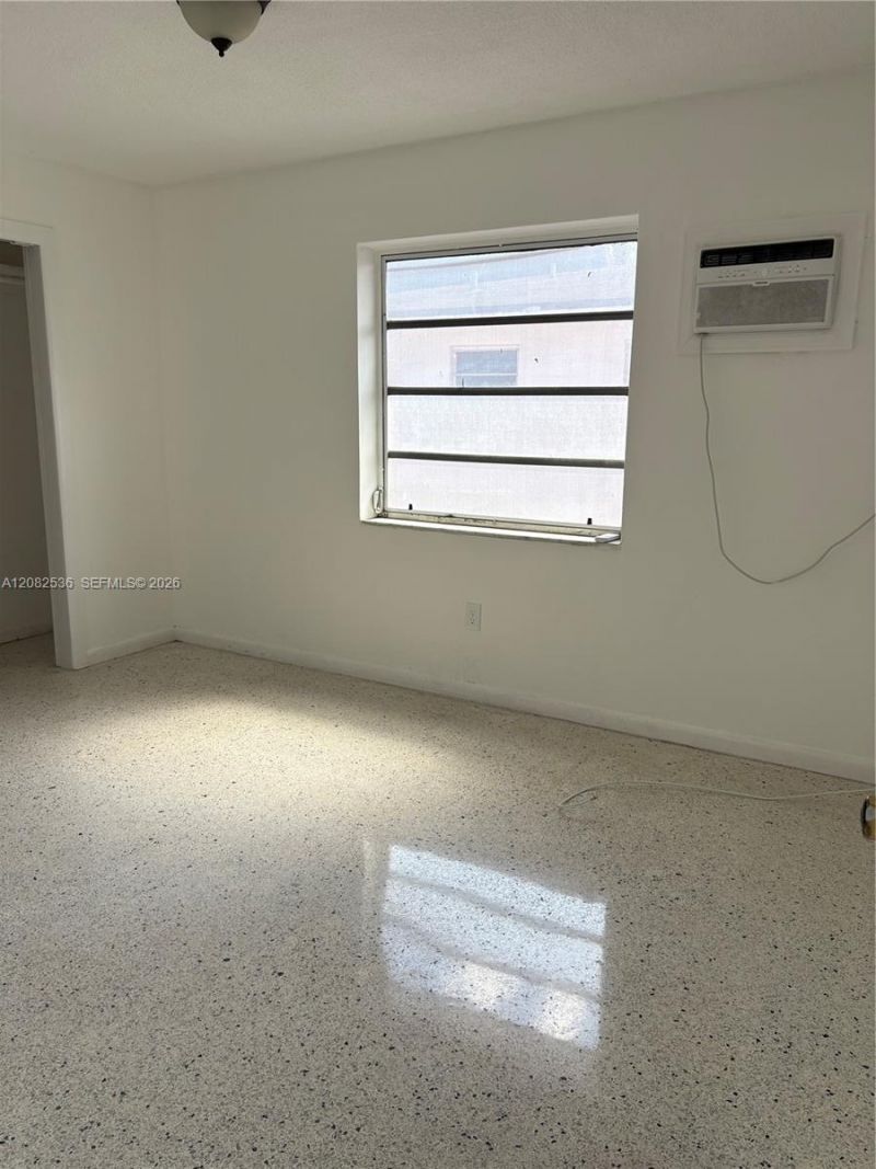 1125 SE 9th Ave , Unit 4, Hialeah, FL 33010 Photo