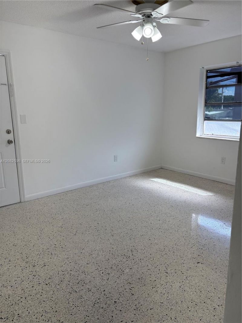 1125 SE 9th Ave , Unit 4, Hialeah, FL 33010 Photo