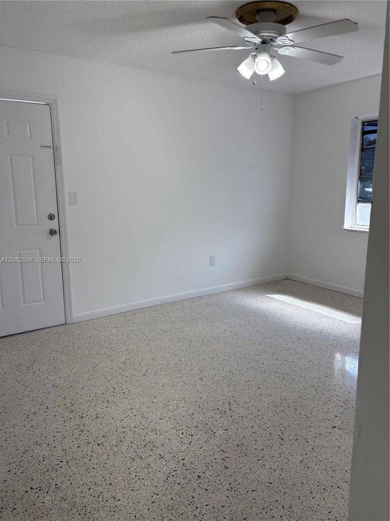 1125 SE 9th Ave , Unit 4, Hialeah, FL 33010 Photo