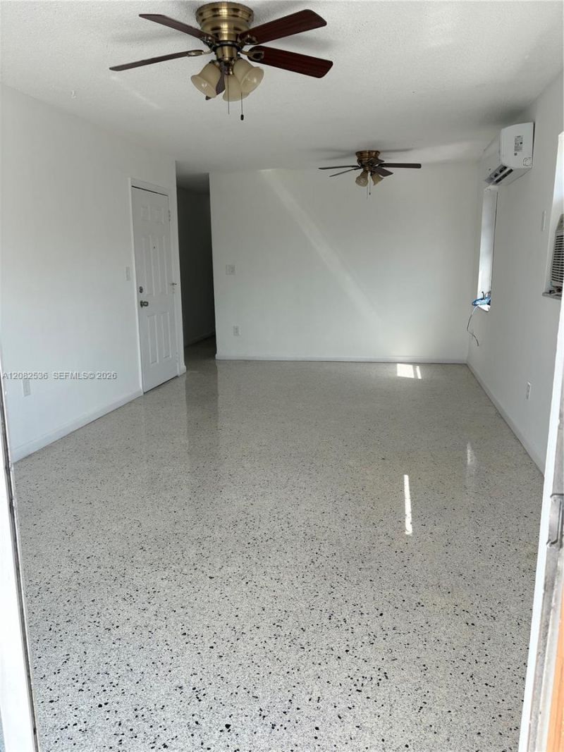 1125 SE 9th Ave , Unit 4, Hialeah, FL 33010 Photo