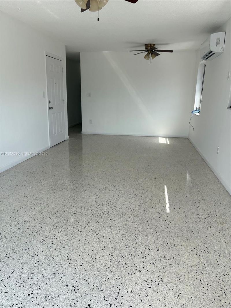 1125 SE 9th Ave , Unit 4, Hialeah, FL 33010 Photo