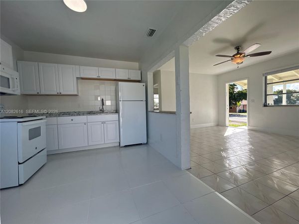 725 SW 8th Ave, Unit A, Hallandale Beach, FL 33009