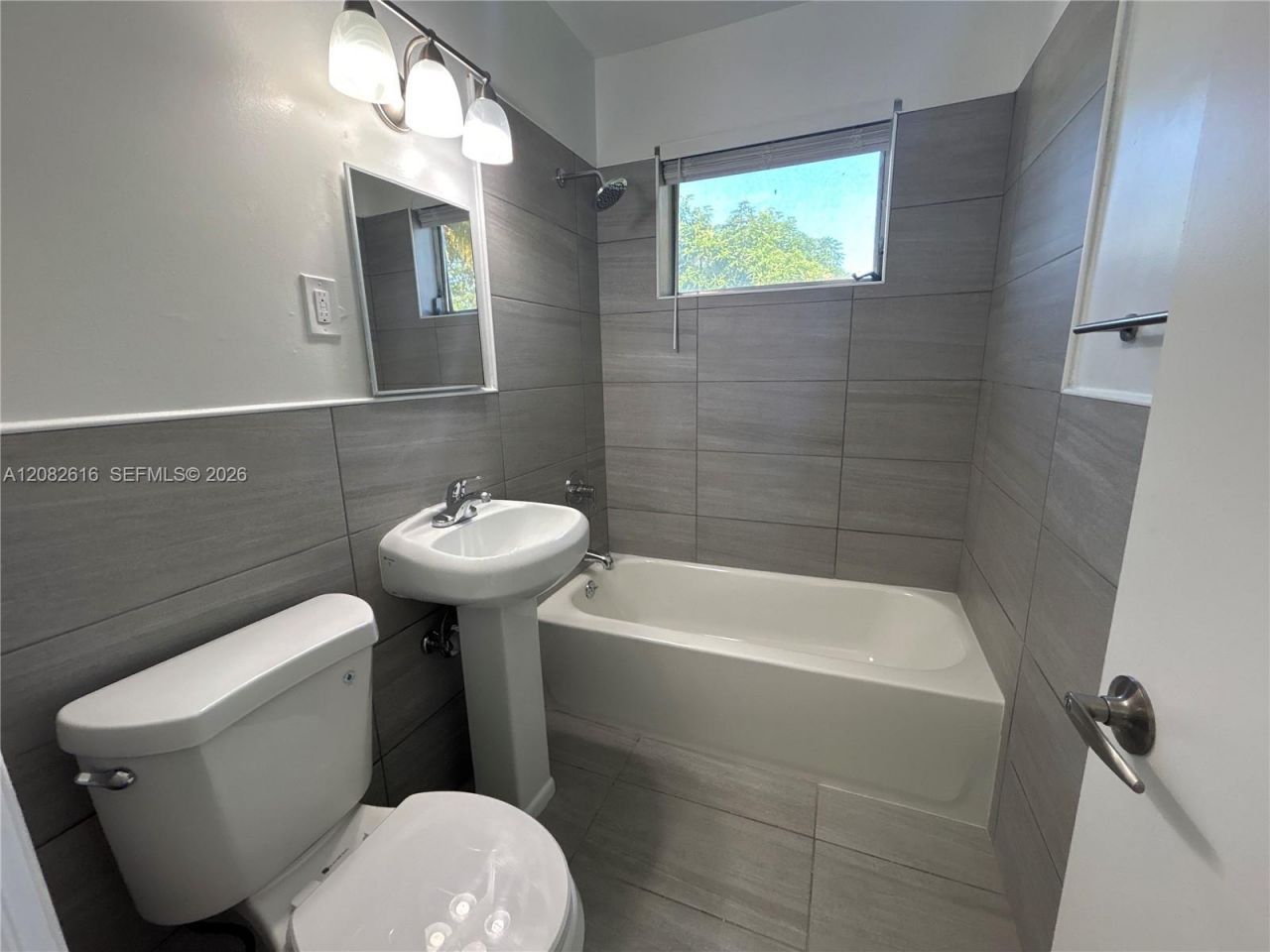 725 SW 8th Ave, Unit A, Hallandale Beach, FL 33009 Photo