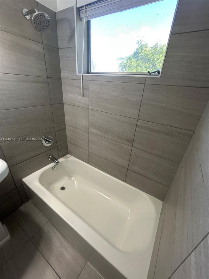 725 SW 8th Ave, Unit A, Hallandale Beach, FL 33009 Photo