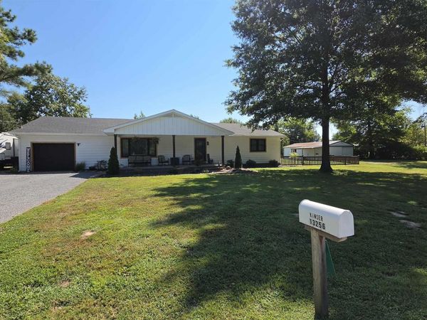 13256 Cruse Road, Carterville, IL 62918