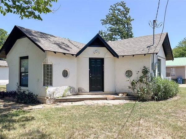 911 Alice Street , Trinidad, TX 75163