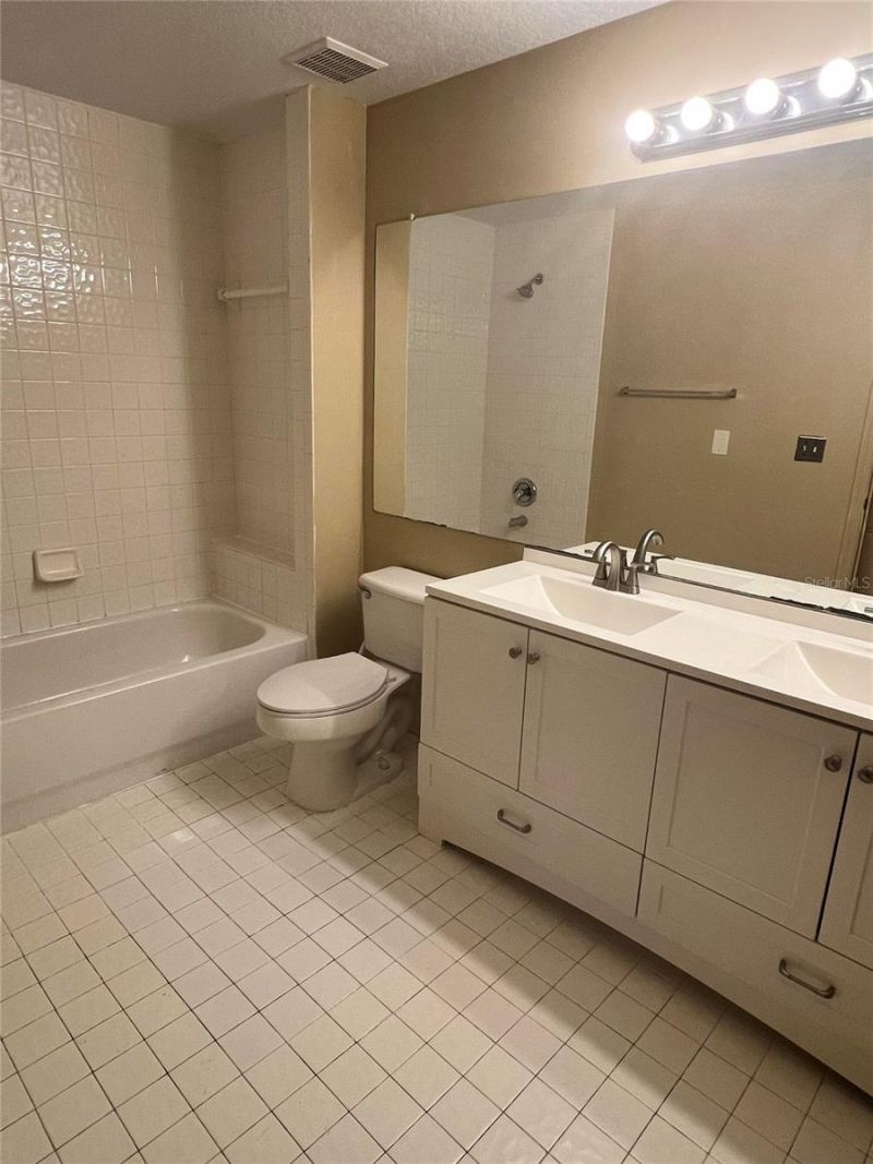 5512 Metrowest Boulevard, Unit 12-201, Orlando, FL 32811 Photo