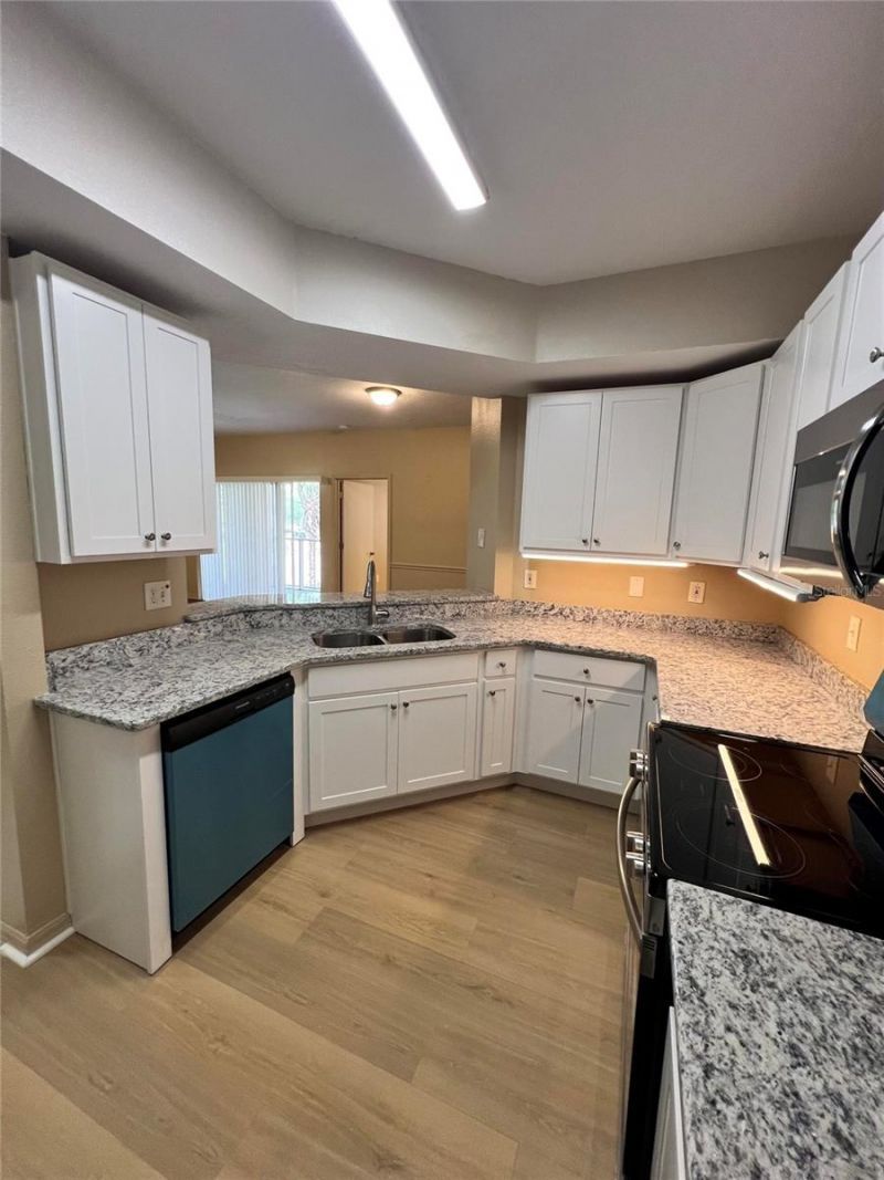 5512 Metrowest Boulevard, Unit 12-201, Orlando, FL 32811 Photo