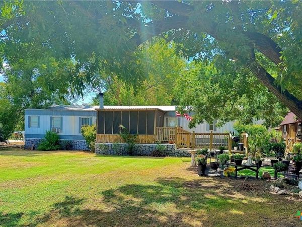802 N Glass Street , Franklin, TX 77856