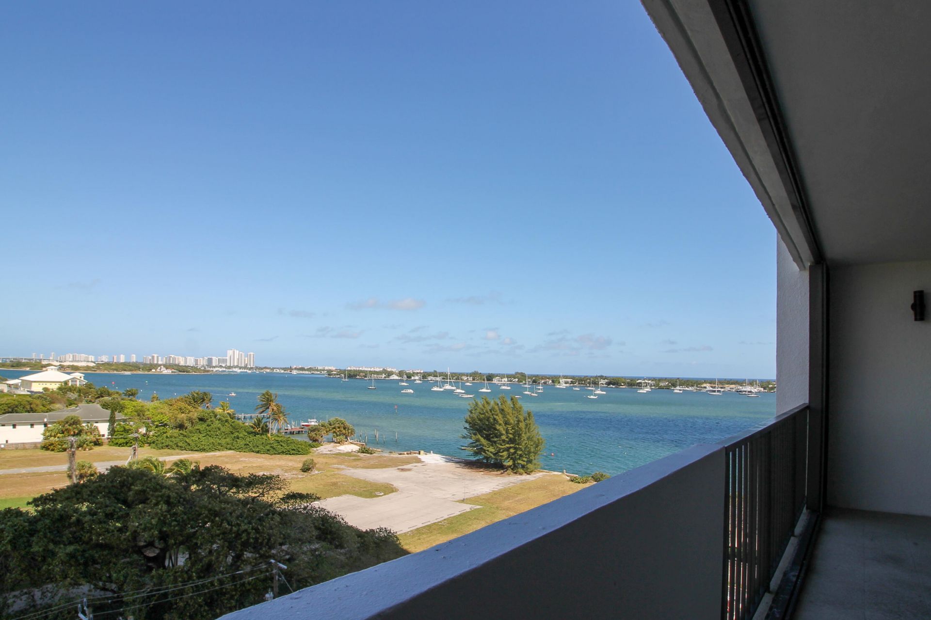 5600 N Flagler Drive, West Palm Beach, FL 33407 Photo