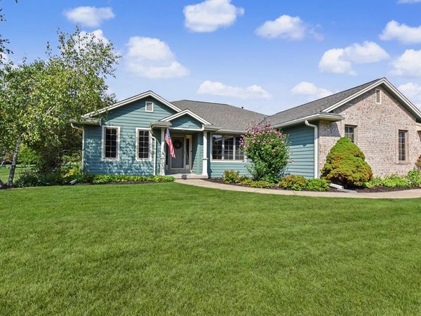 1508 Mackenzie LANE, Oconomowoc, WI 53066