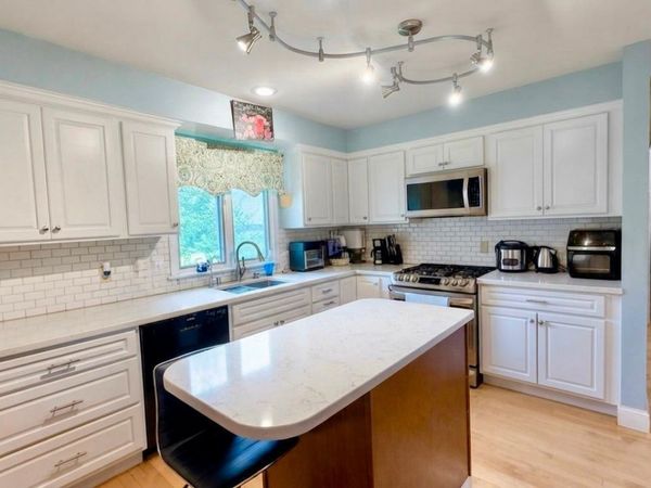 7740 47 1/2 Place N, New Hope, MN 55428
