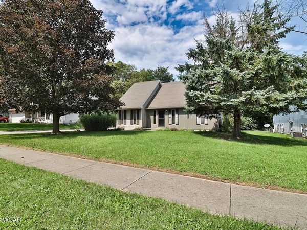 233 Ridge Crest Circle, Lima, OH 45801