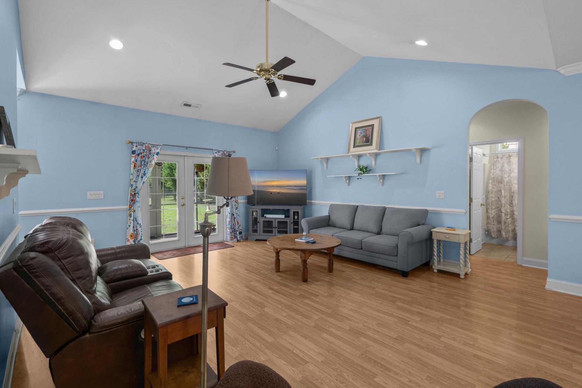 305 Brace Dr. Photo 13