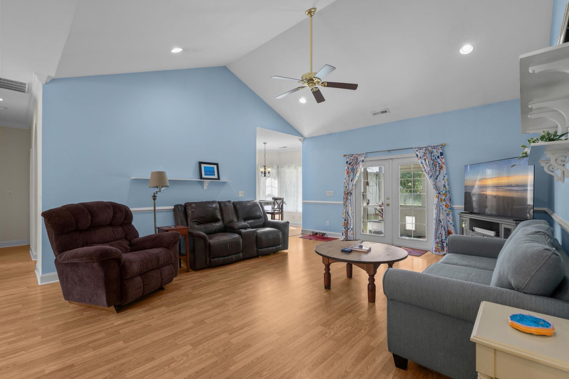 305 Brace Dr. Photo 15