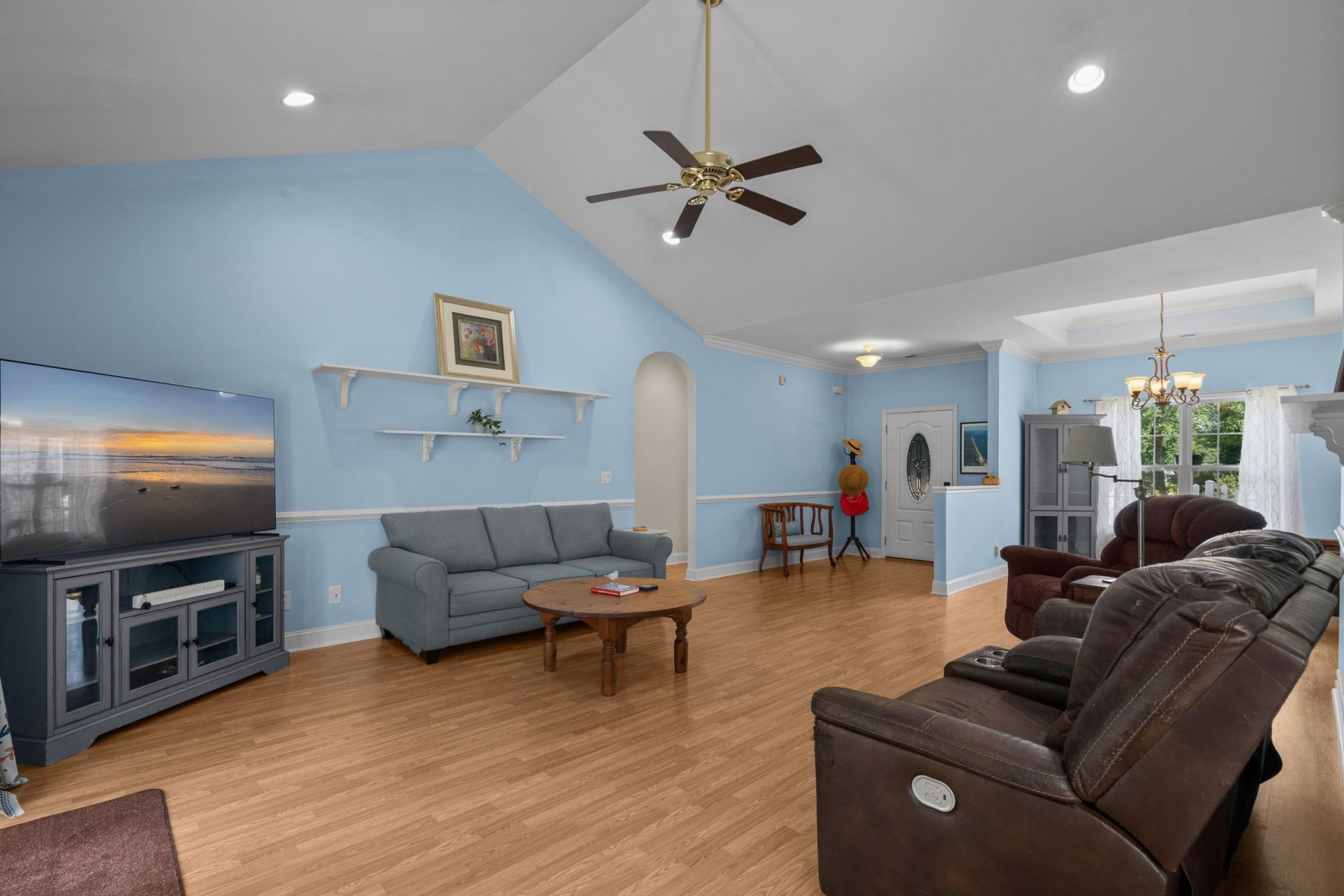 305 Brace Dr. Photo 16