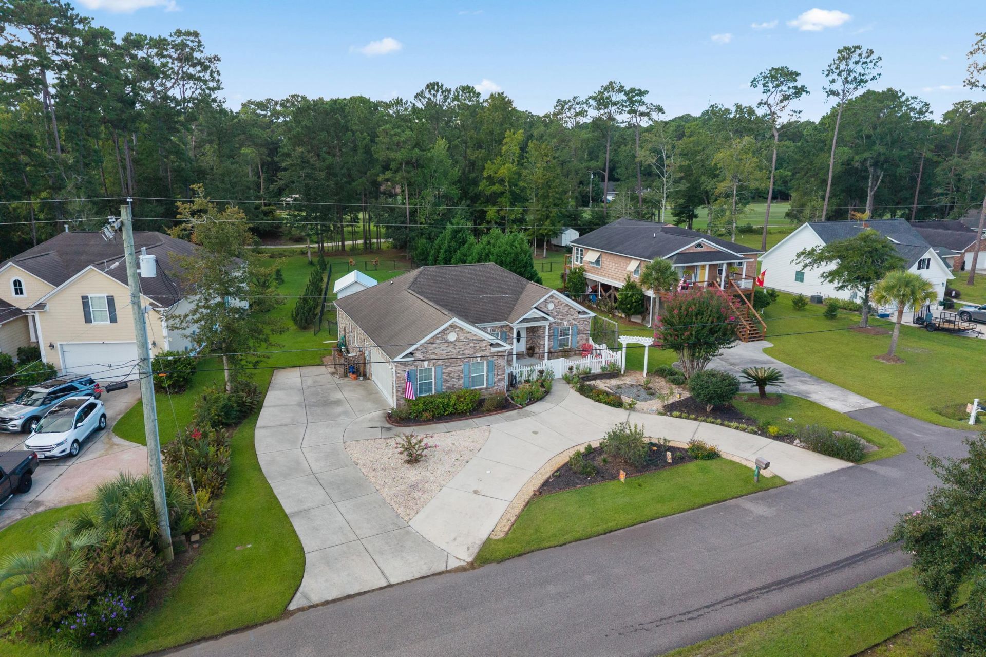 305 Brace Dr. Photo 4