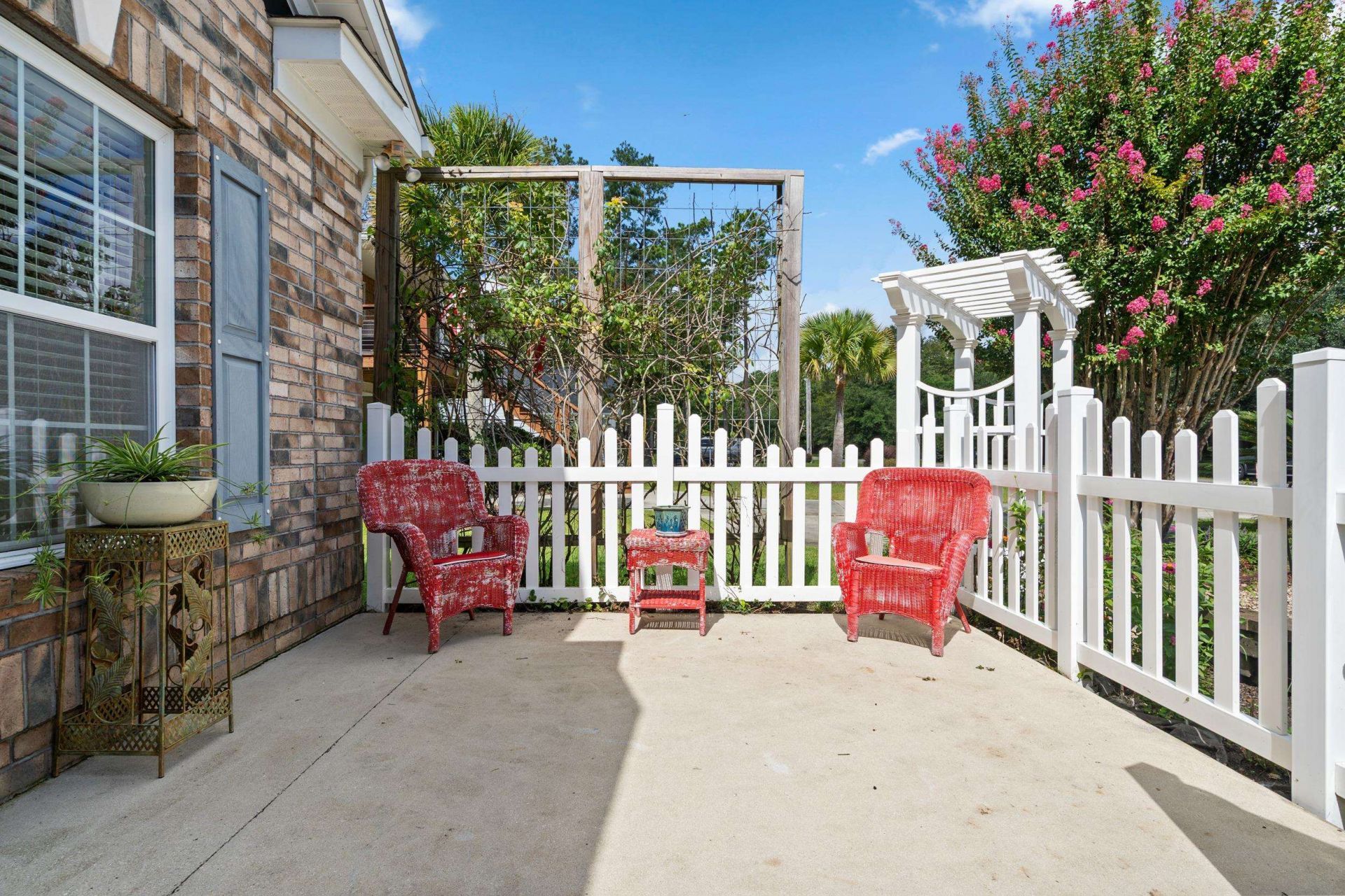 305 Brace Dr. Photo 7