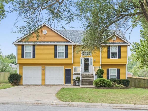 1001 Ash Street, Harrisonville, MO 64701