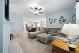 313 Fox Glen Drive photo 4