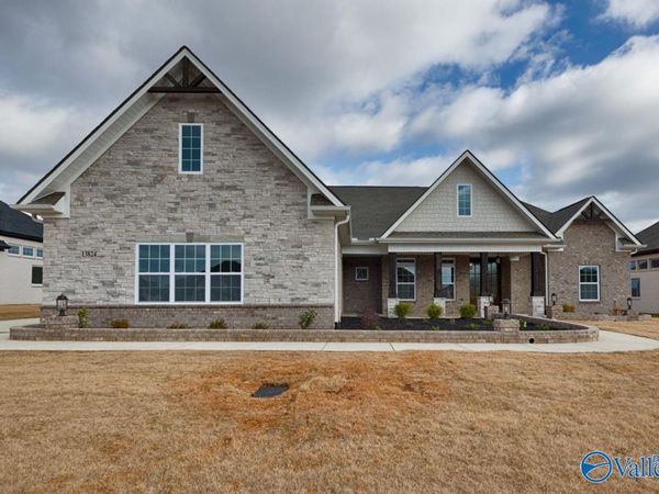13829 Goff Drive, Athens, AL 35611