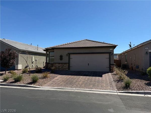 5814 Steinbeck Valley Street , Las Vegas, NV 89113