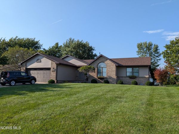 1302 Pinehurst Drive , Defiance, OH 43512
