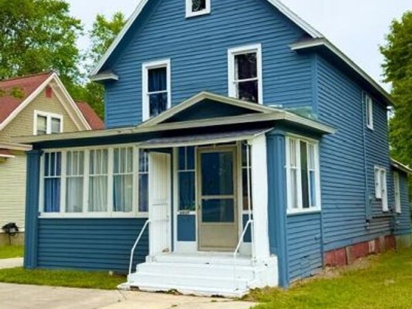 206 W Mcmillan AVE, Newberry, MI 49868