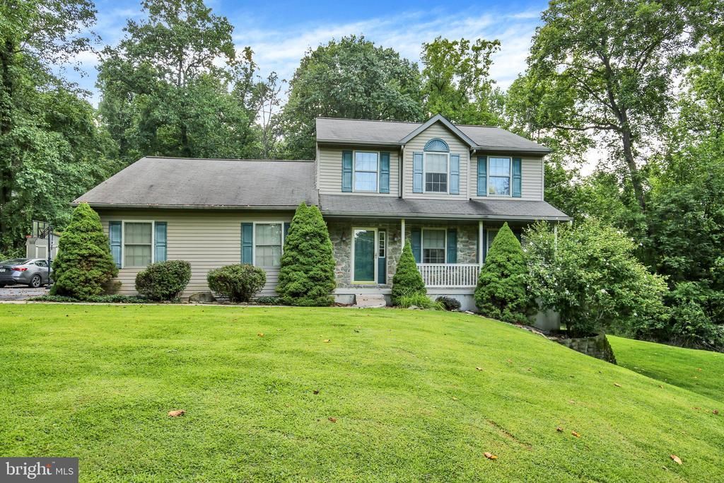 306 MOUNTAIN AVENUE , ROBESONIA, PA 19551