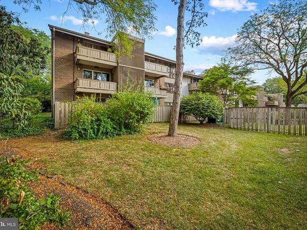 121 CROSS KEYS ROAD, Unit R121D, BALTIMORE, MD 21210