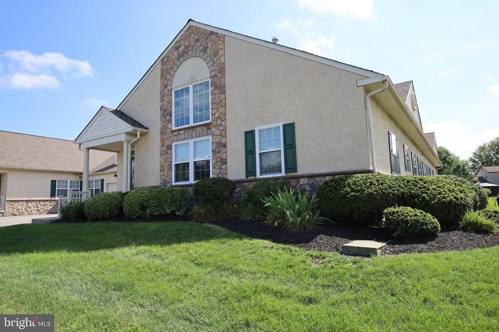 114 ARBOUR COURT , NORTH WALES, PA 19454