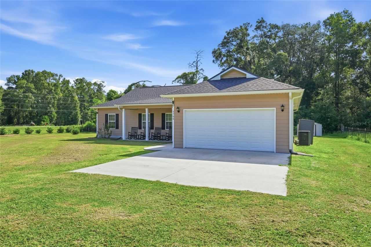 6064 SW County Road 18 , Fort White, FL 32038 Photo
