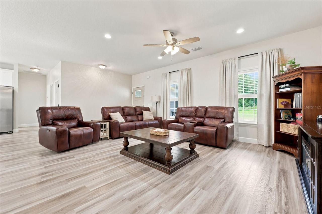6064 SW County Road 18 , Fort White, FL 32038 Photo