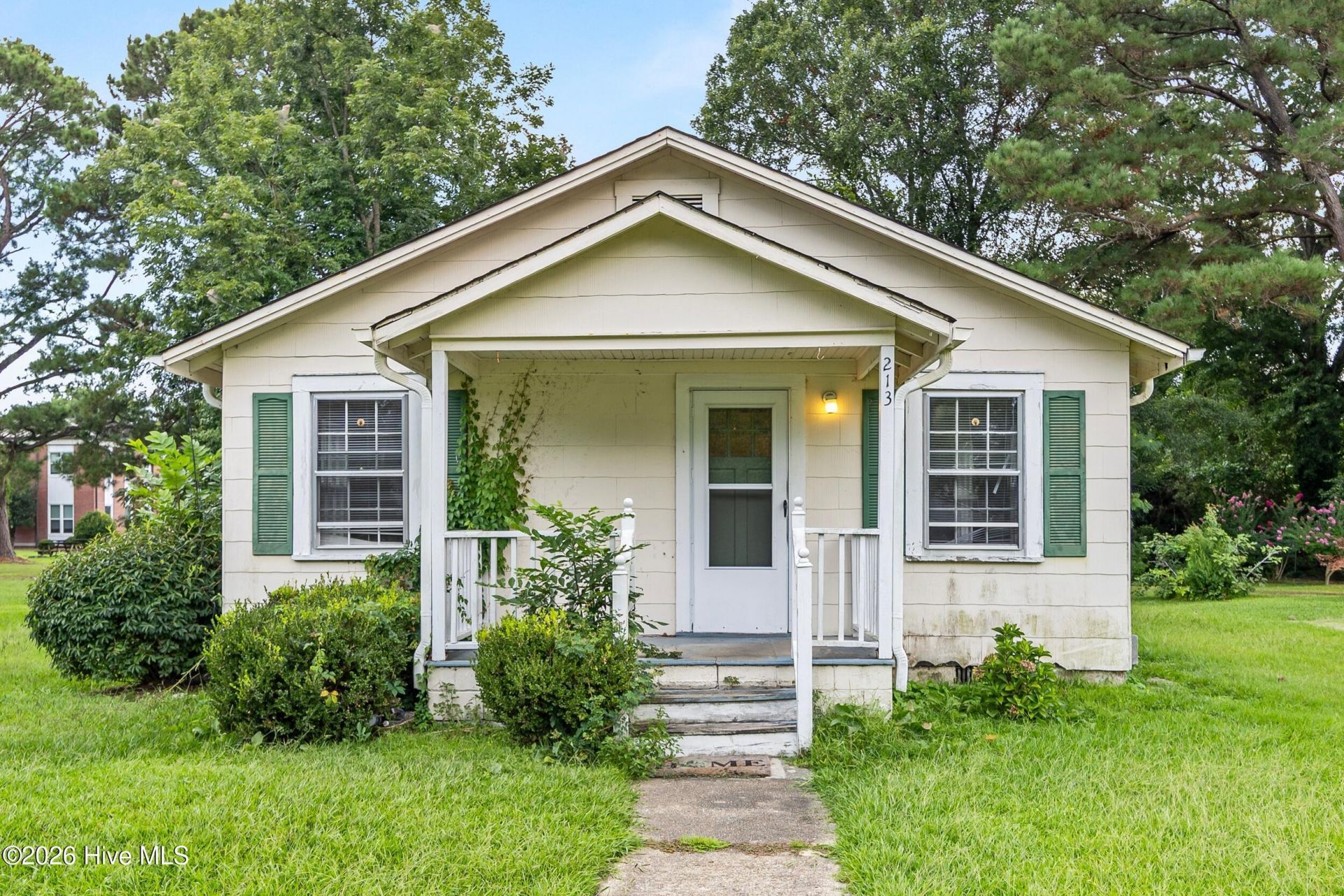 213 N Walker Street, Burgaw, NC 28425 Main Photo