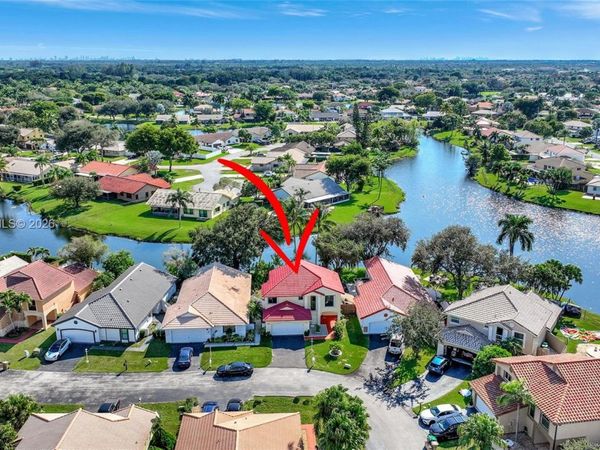 6320 Plymouth Ln , Davie, FL 33331