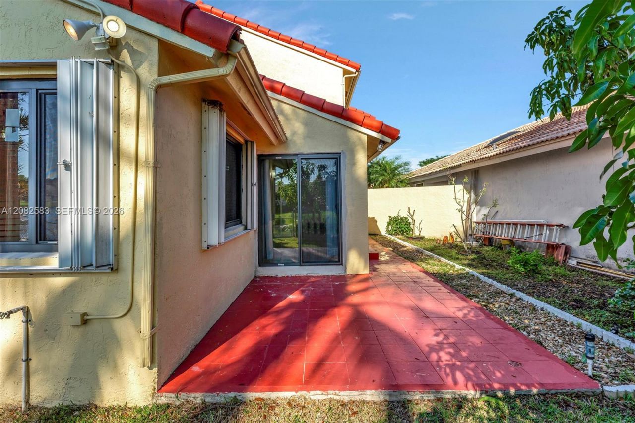 6320 Plymouth Ln , Davie, FL 33331 Photo