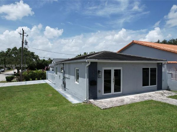5941 Coral Way , Miami, FL 33155