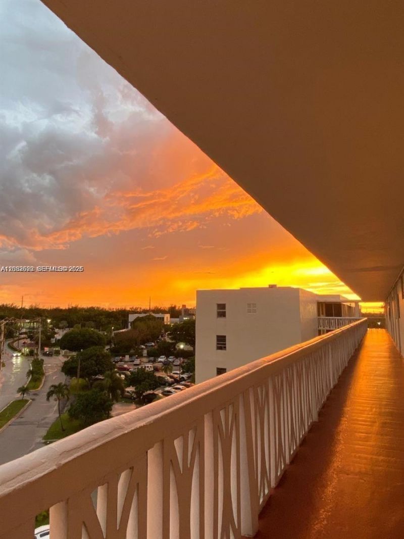 2903 Point East Dr, Unit K611, Aventura, FL 33160 Photo