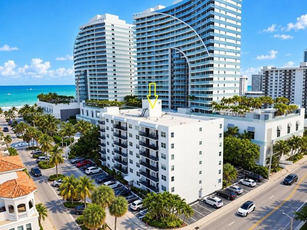 3000 Riomar St, Unit 701, Fort Lauderdale, FL 33304
