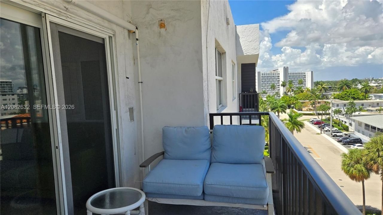 3000 Riomar St , Unit 701, Fort Lauderdale, FL 33304 Photo