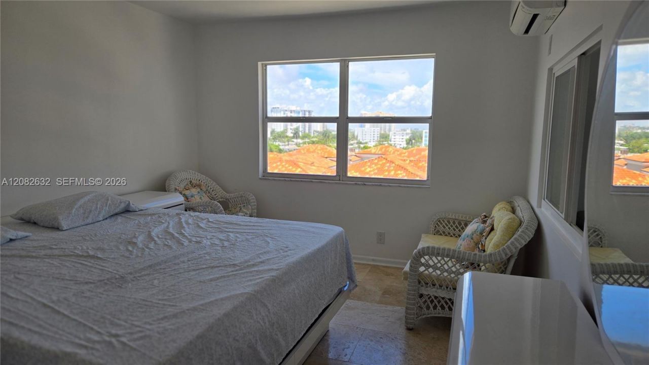 3000 Riomar St , Unit 701, Fort Lauderdale, FL 33304 Photo