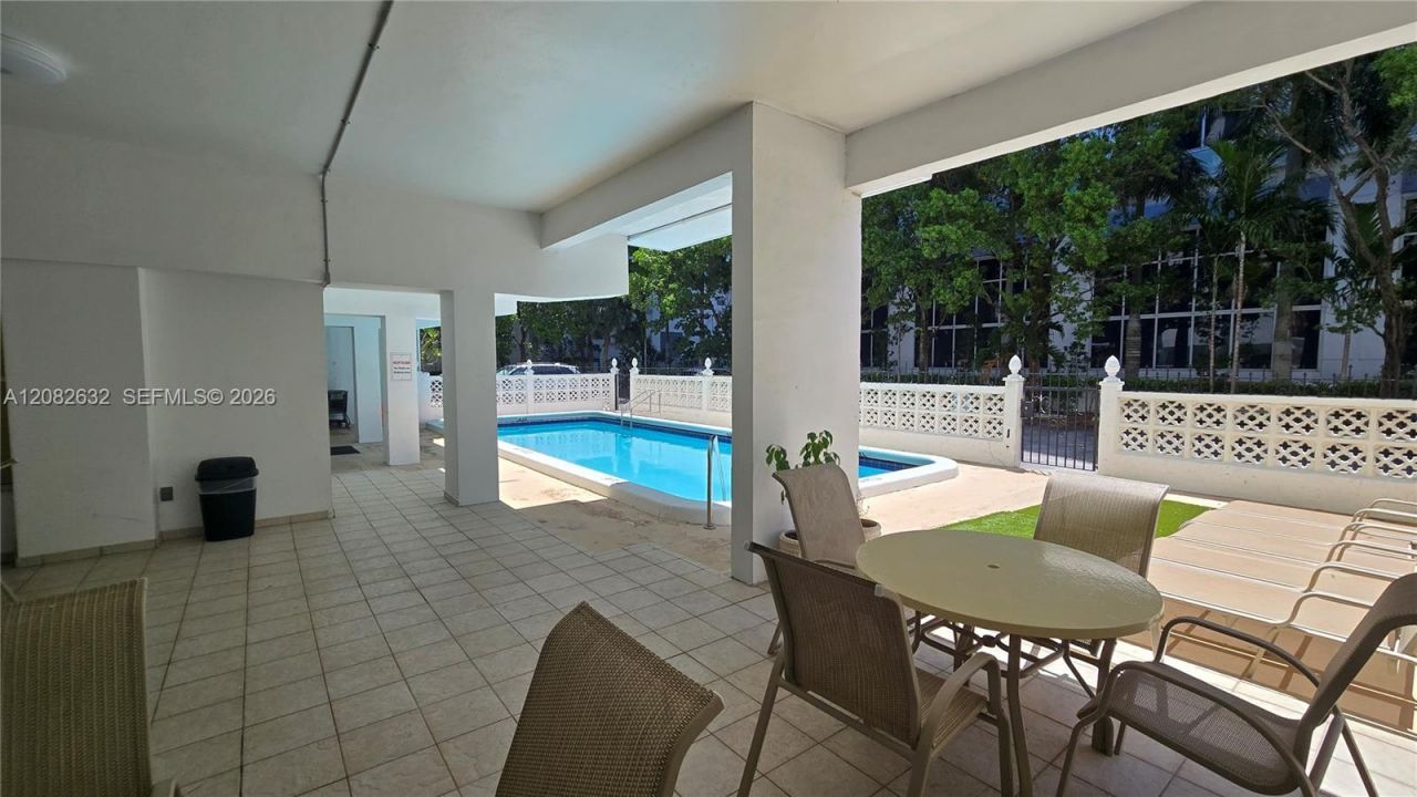 3000 Riomar St , Unit 701, Fort Lauderdale, FL 33304 Photo