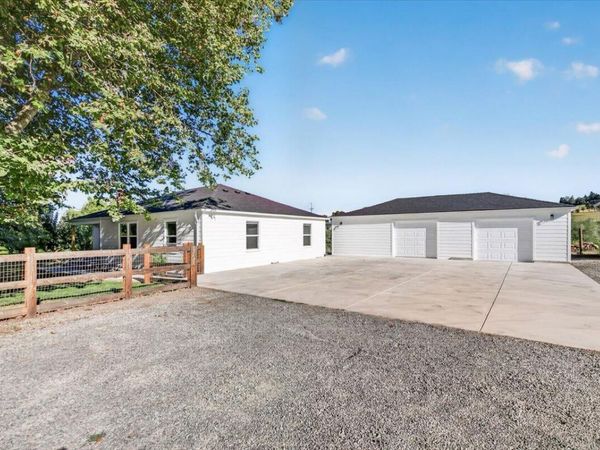 4785 Fern Valley Road, Medford, OR 97504
