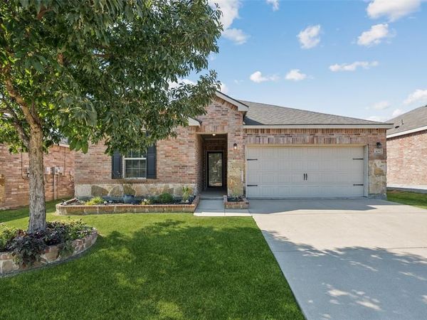 409 Mariscal Place , Fort Worth, TX 76131