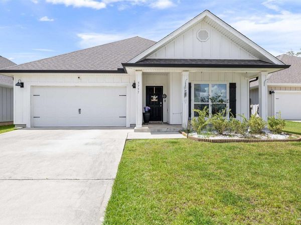 5757 Danbury Blvd, Pace, FL 32571